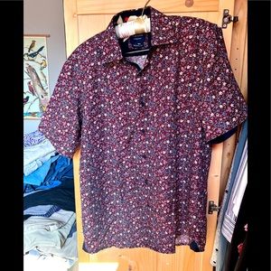 Silver stone XL button down shirt, burgundy w/ floral pattern